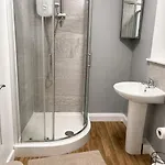 Charming 1Br Retreat For Urban Escapes Apartment