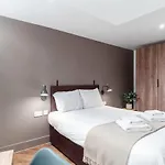 アパート Modern 3bed Flat In W Security *