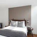 Modern 3bed Flat In W Security マンチェスター
