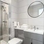 Apartment Modern 3bed Flat In W Security