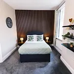 Mitre Centre Hotel