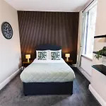 Mitre Centre Hotel 3*