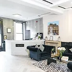 Mitre Centre Hotel 3*