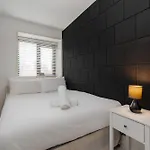 Modern Centre 3bd - Fire Pit - Free Parking Manchester