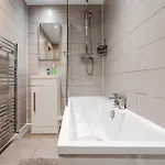 Semesterbostad Modern Centre 3bd - Fire Pit - Free Parking Manchester