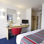 Travelodge Arena 3*