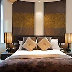 Roomzzz Hotel apartamentowy 4*