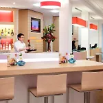 Ibis Centre 96 Portland Street 3*