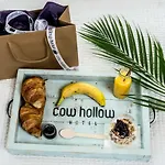 The Cow Hollow 4*