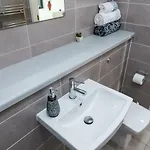 Free Street Parking Subject To Availability Apartmán Manchester