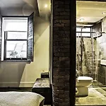 The Cow Hollow Hotel