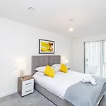 Halo House By Guestz * Manchester