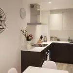 Halo House By Guestz * Manchester