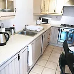 Guest house My-places Abbotsfield Court Townhouse 4 Manchester