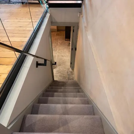 Luxury Unique Townhouse In City Centre With Roof Terrace By Pillo * Manchester