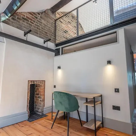 Luxury Unique Townhouse In City Centre With Roof Terrace By Pillo *