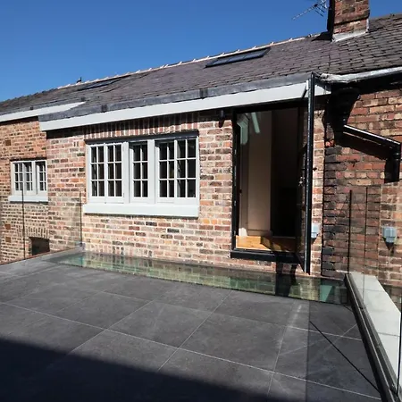 Luxury Unique Townhouse In City Centre With Roof Terrace By Pillo * Manchester