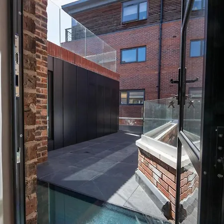 Luxury Georgian Town House With Roof Garden By Pillo Манчестер