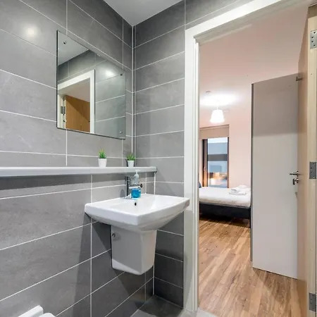 Apartment Luxury Two Bed In Media City