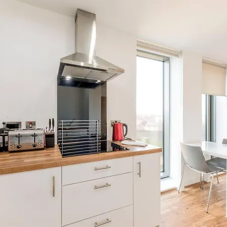 Luxury Two Bed In Media City Apartment Manchester
