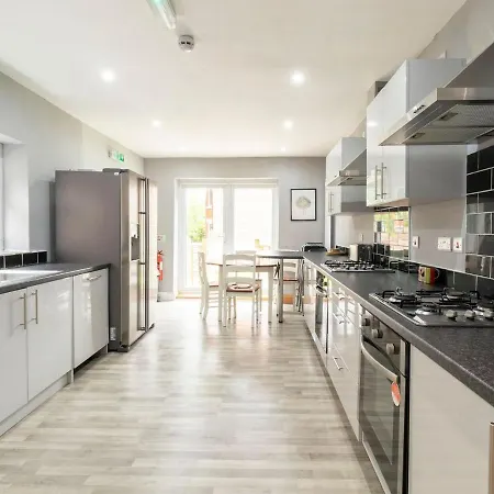 Holiday home Cosy In Near Science Museum Manchester