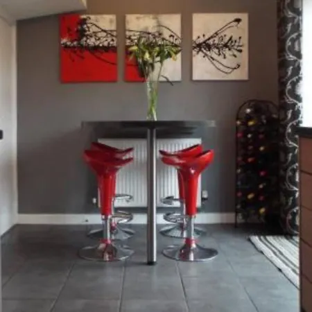 Inviting 3-bed House In Σπίτι διακοπών *