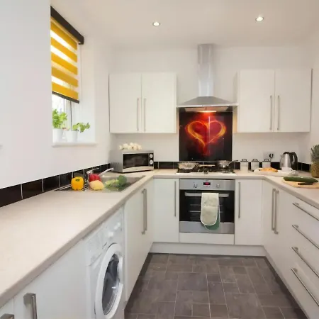 Lovely Family 3 Bed Manchester