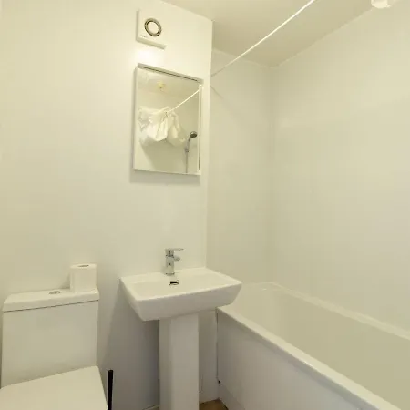 Cosy Holiday In Near United Fc Μάντσεστερ