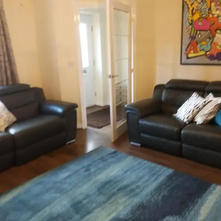 New 2bd Townhouse Great Location * מנצ'סטר