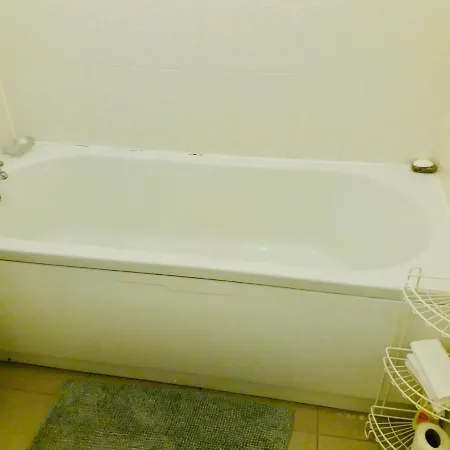 New 2bd Townhouse Great Location * Manchester