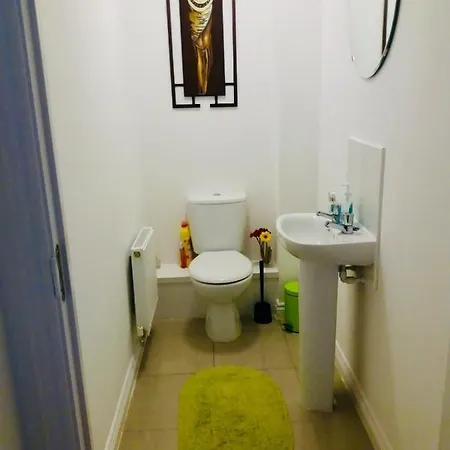 New 2bd Townhouse Great Location Holiday home