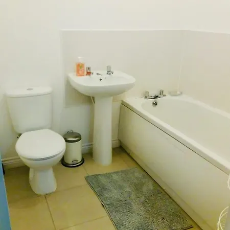 New 2bd Townhouse Great Location Holiday home