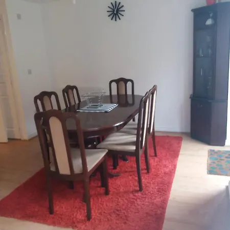 New 2bd Townhouse Great Location Holiday home Manchester