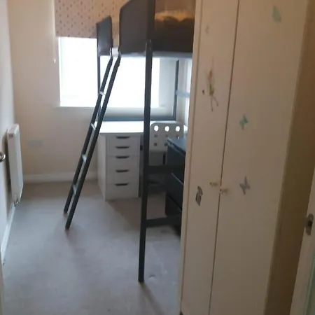 New 2bd Townhouse Great Location Holiday home *