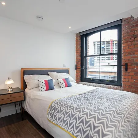 Stylish 1 Bed In Centre Apartment *