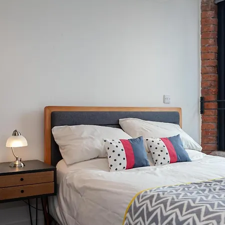 Stylish 1 Bed In Centre *