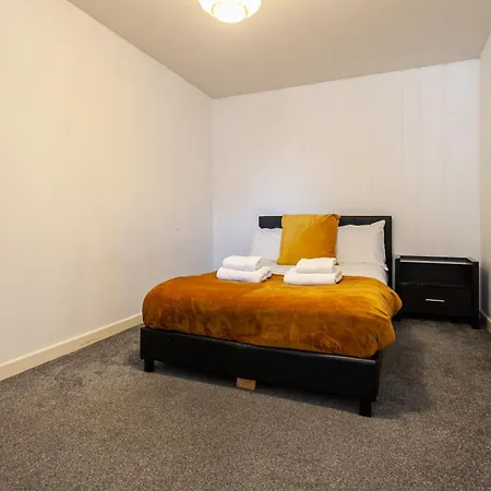3 Bed Apartment, Quick Links To City Centre! -sleeps 6 Apartmán *