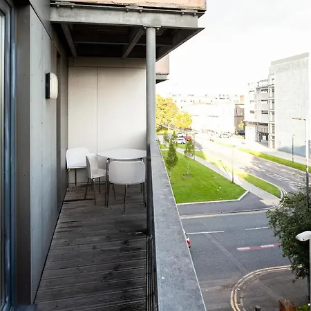 Apartmán 3 Bed Apartment, Quick Links To City Centre! -sleeps 6 *