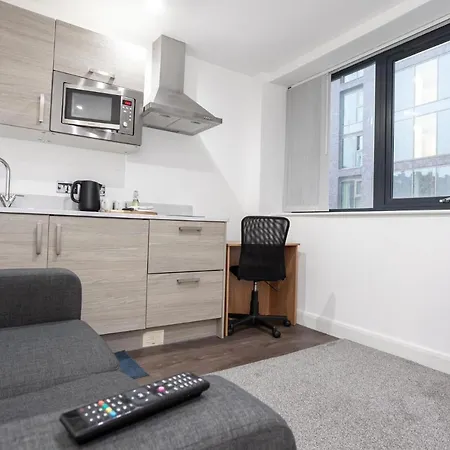 Modern Studio In The Heart Of Near Restaurants And Shops Lägenhet *