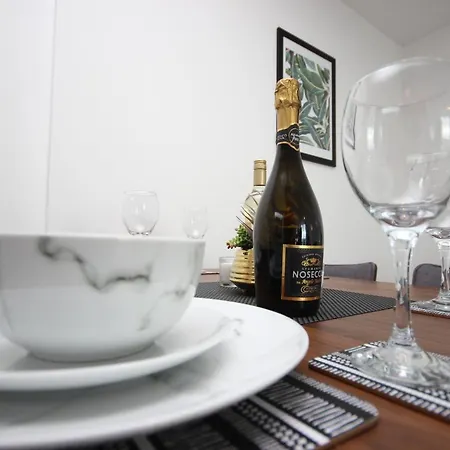 Apartment Kinetic