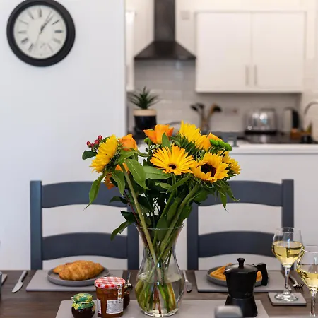Apartment Ideal In Thorncliffe *