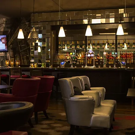 Treehouse 4* Manchester