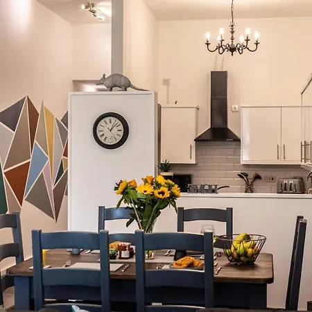 Ideal In Thorncliffe