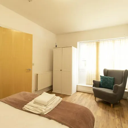 Luxury-finish Holiday In Near The Quays