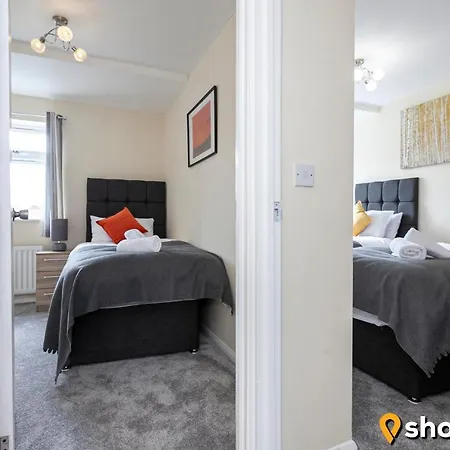 Farnborough - Contractors Families Close To Etihad Northern Quarter Lejlighed