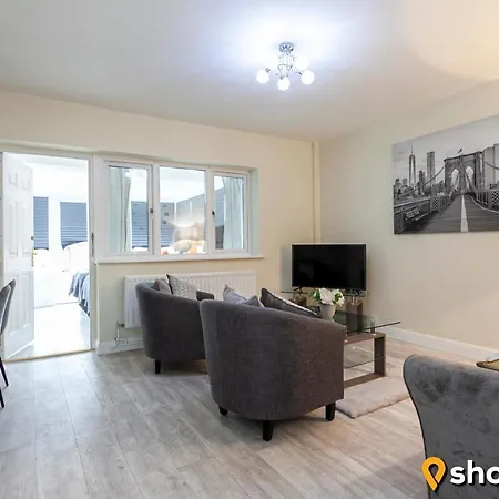 Farnborough - Contractors Families Close To Etihad Northern Quarter Lejlighed