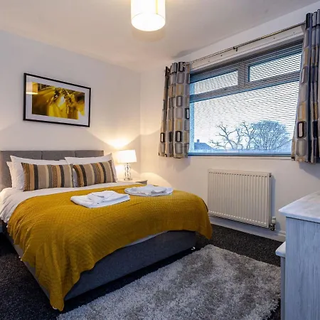 Charming Holiday In Wythenshawe Near Wythenshawe Park
