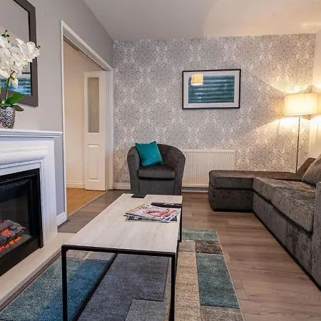 Charming Holiday In Wythenshawe Near Wythenshawe Park *