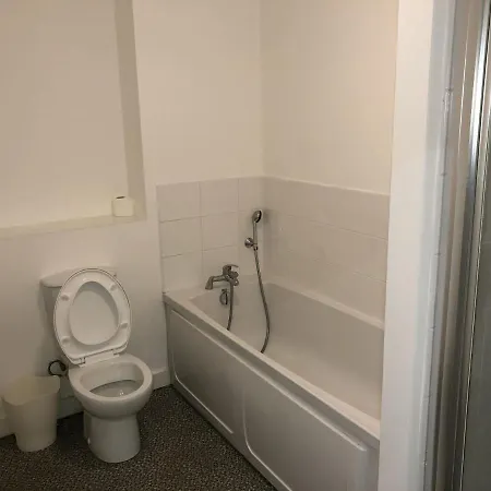 Apartment Spacious In Near The Quays, Iwm North