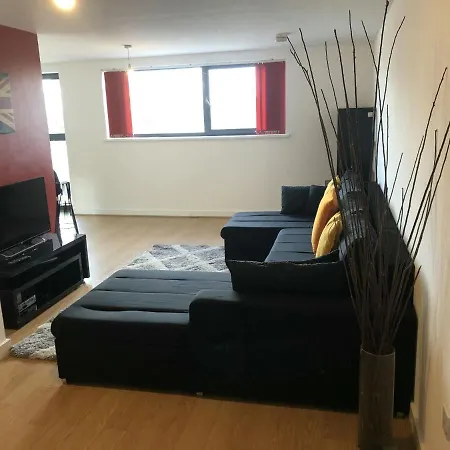 Spacious In Near The Quays, Iwm North Manchester